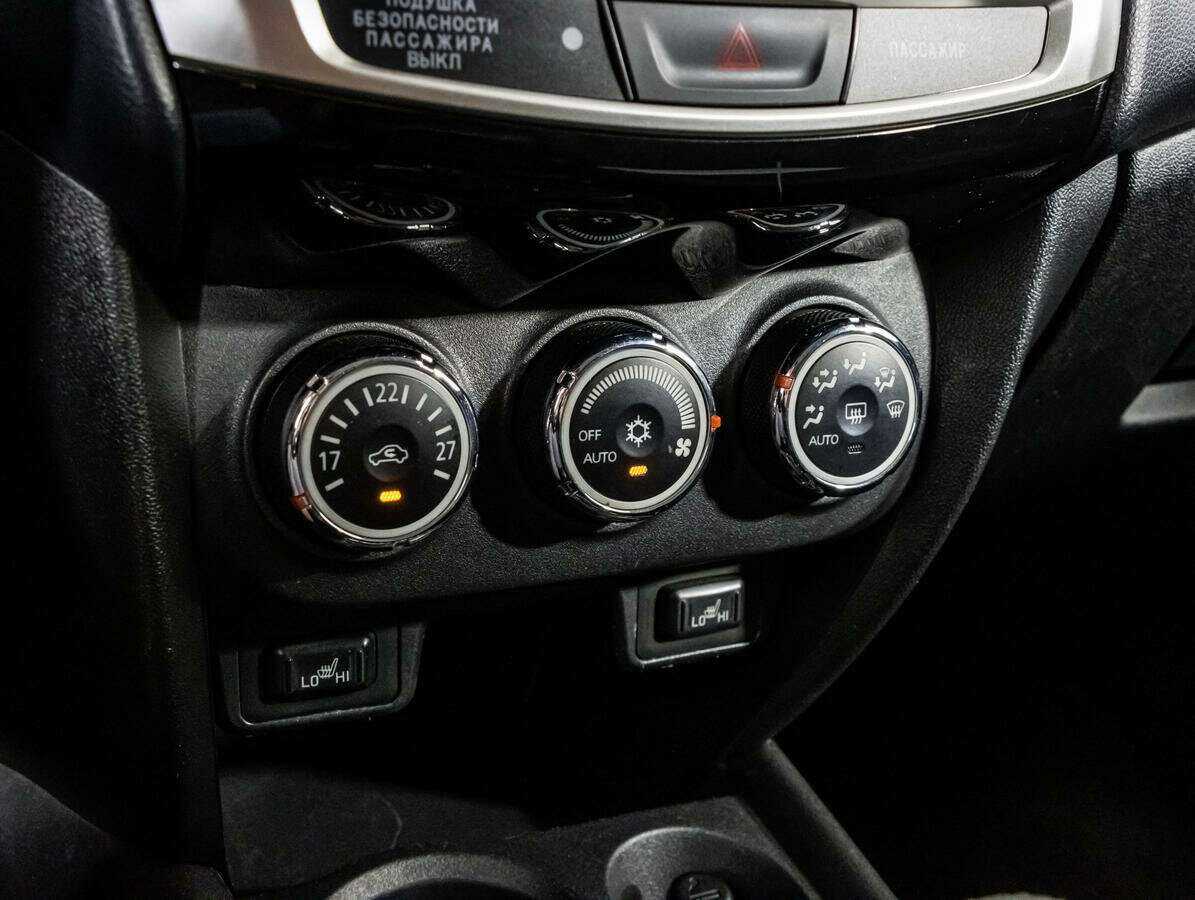 Б/У Митсубиши АС-Икс 2014 года. Фото: #14