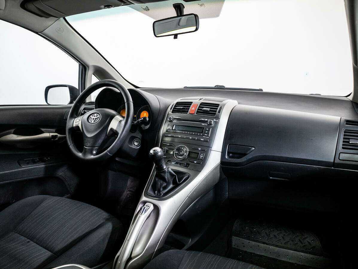 Toyota Auris 2008 года с пробегом. Фото: #8