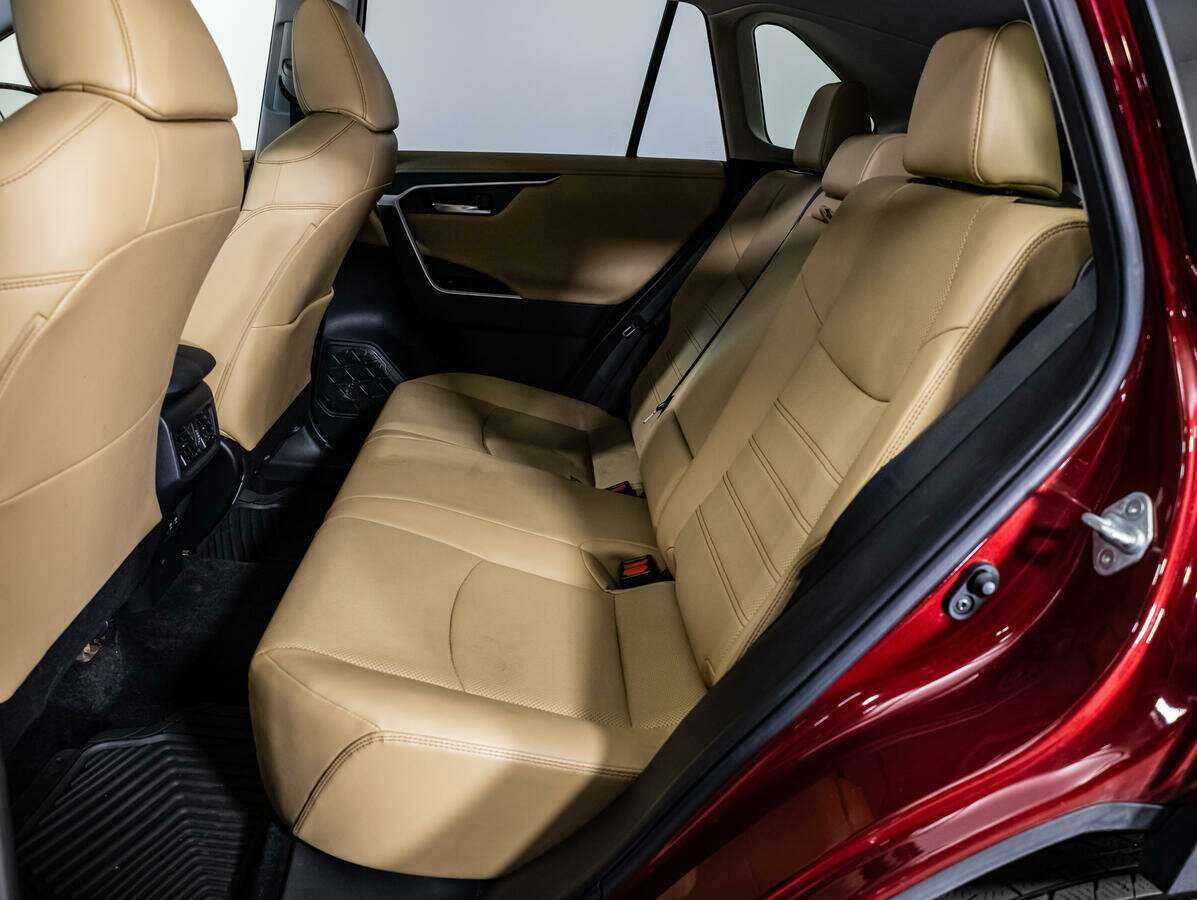 Toyota RAV4 2019 года с пробегом. Фото: #9