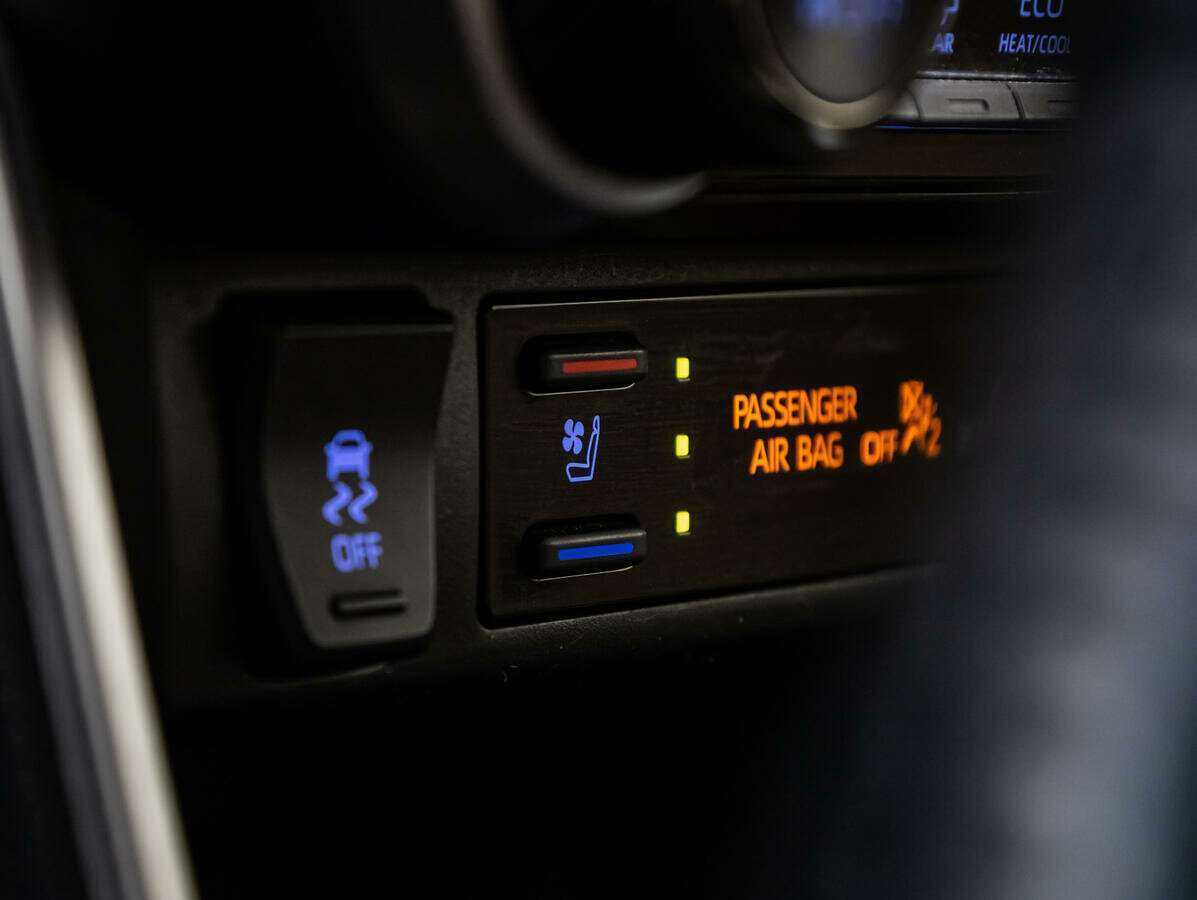 Toyota RAV4 2019 года с пробегом. Фото: #16