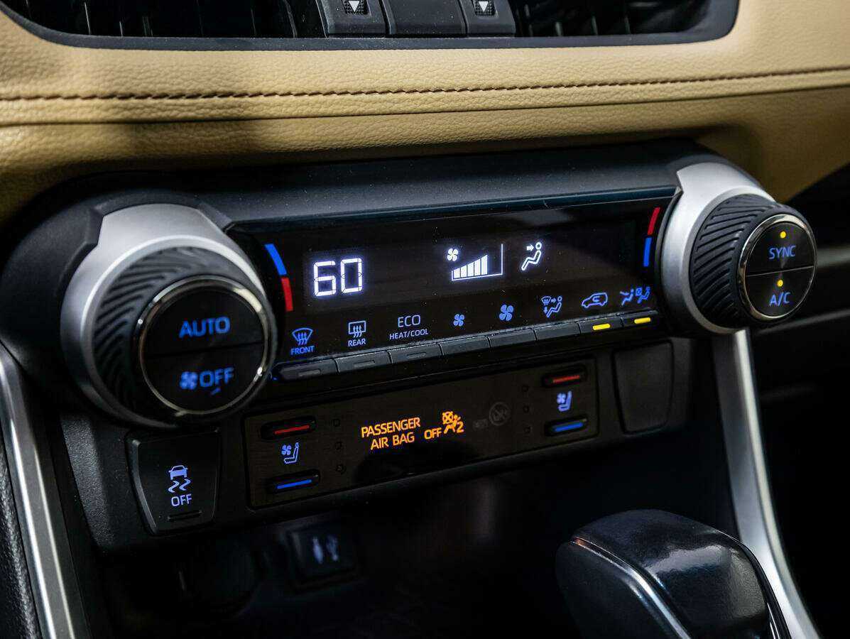 Toyota RAV4 2019 года с пробегом. Фото: #17