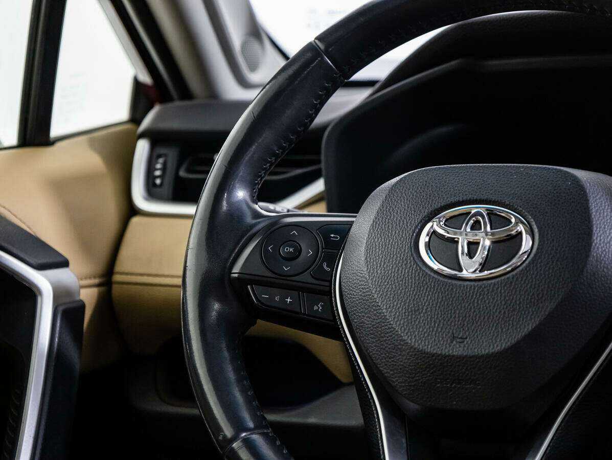 Toyota RAV4 2019 года с пробегом. Фото: #19