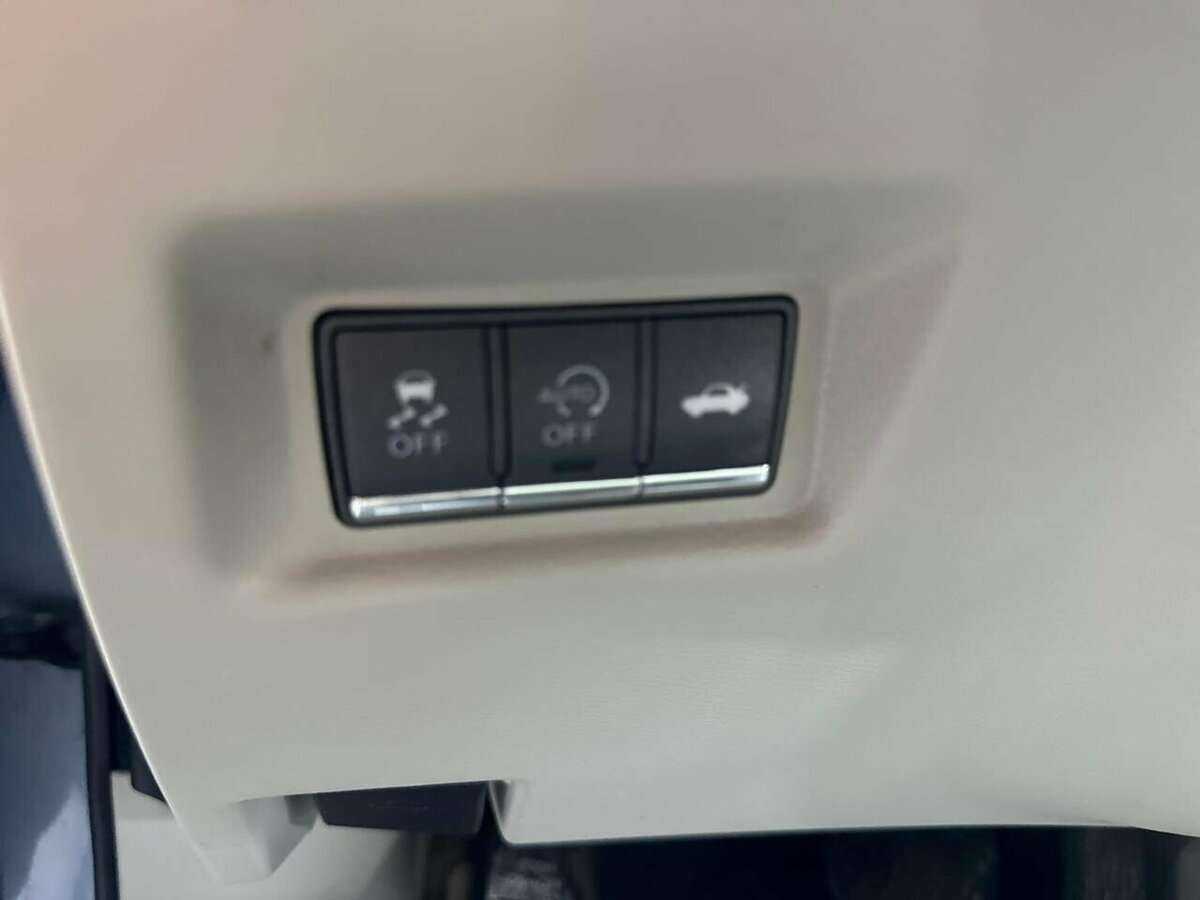 Infiniti Q50 2014 года с пробегом. Фото: #9