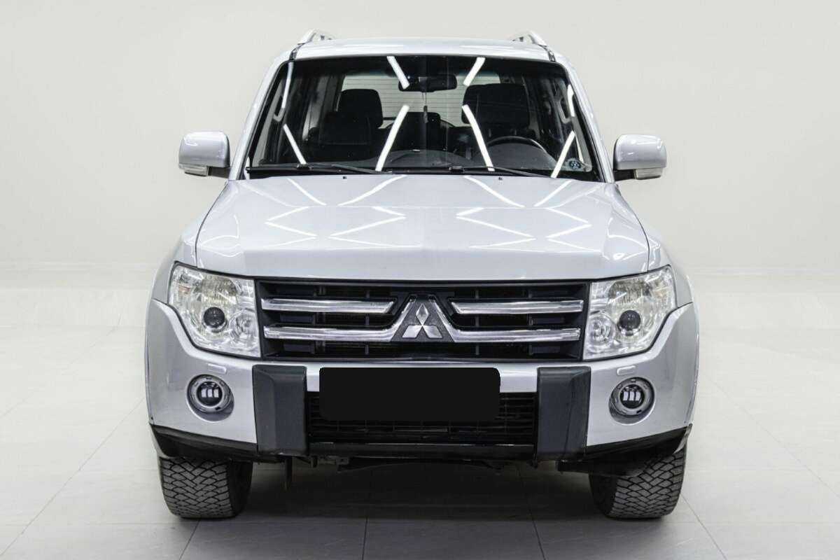 Mitsubishi Pajero 2011 года с пробегом. Фото: #1