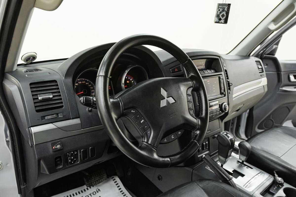 Mitsubishi Pajero 2011 года с пробегом. Фото: #8