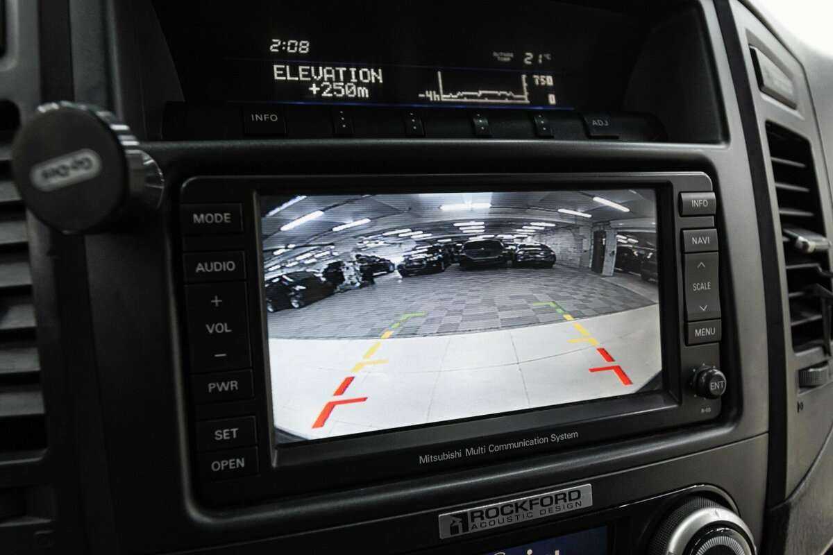 Mitsubishi Pajero 2011 года с пробегом. Фото: #11