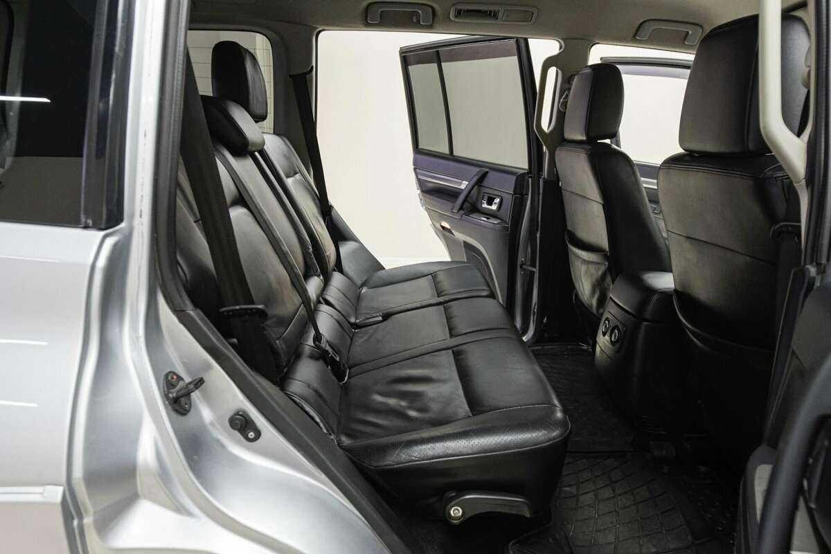 Mitsubishi Pajero 2011 года с пробегом. Фото: #13