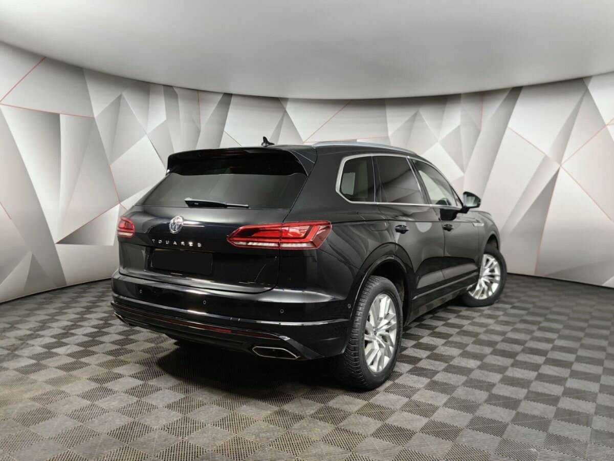 Volkswagen Touareg 2018 года с пробегом. Фото: #1