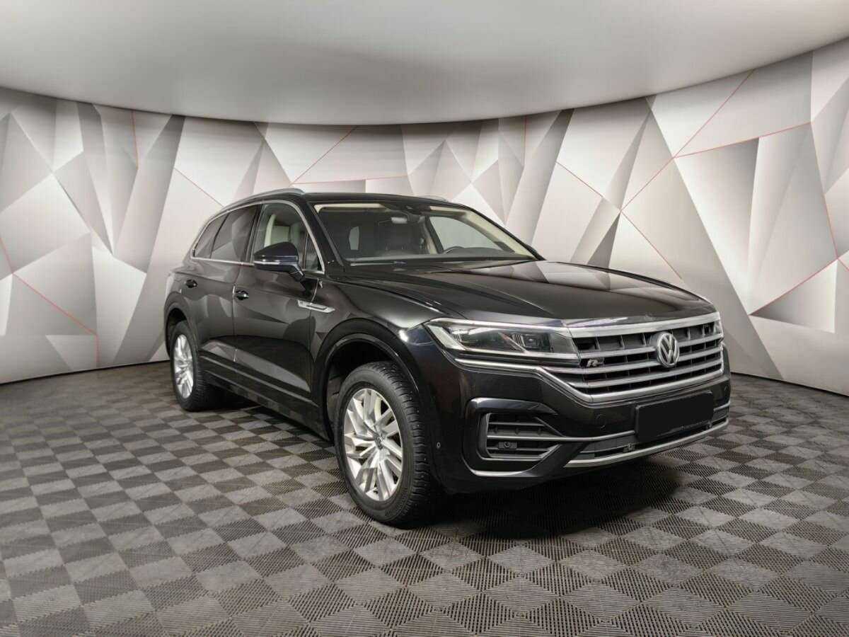 Volkswagen Touareg 2018 года с пробегом. Фото: #2