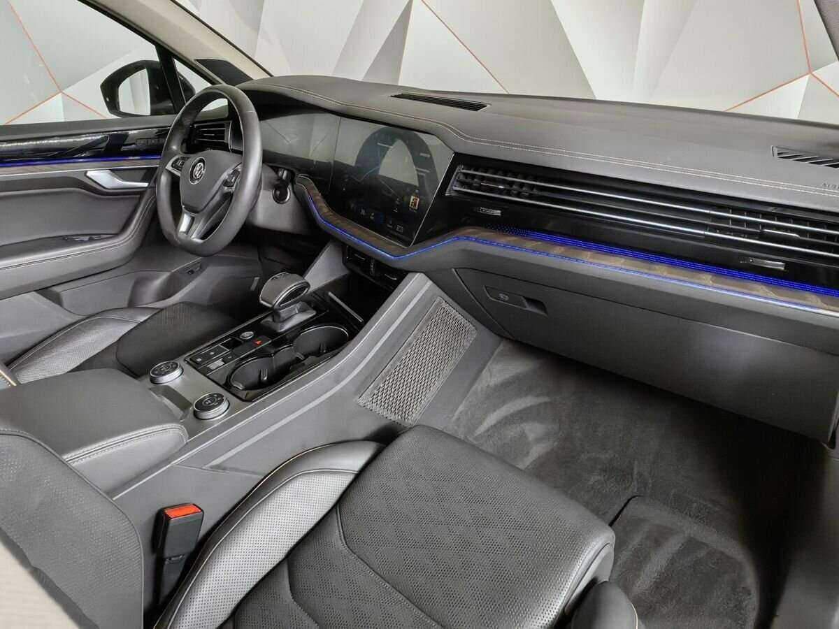 Volkswagen Touareg 2018 года с пробегом. Фото: #8