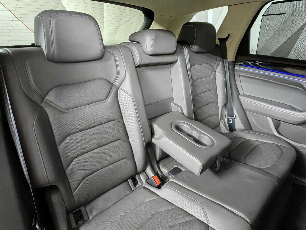 Volkswagen Touareg 2018 года с пробегом. Фото: #12