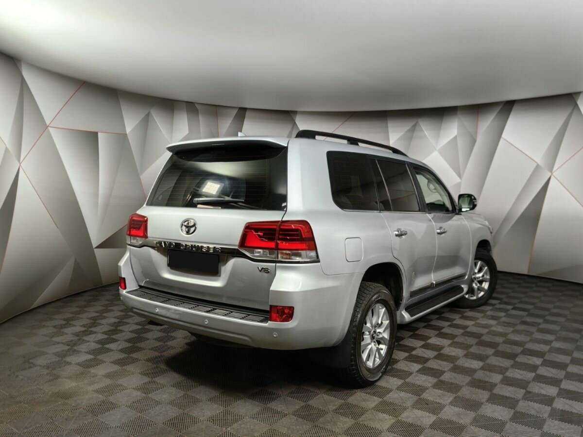 Toyota Land Cruiser 2015 года с пробегом. Фото: #1