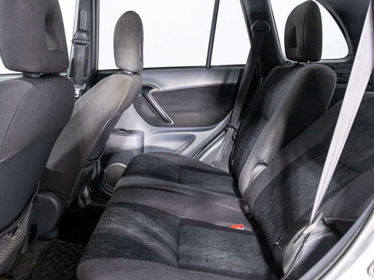 Toyota RAV4 2003 года с пробегом. Фото: #9