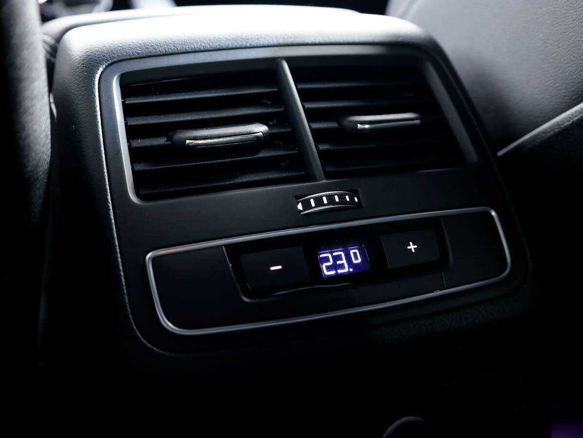 Audi A4 2020 года с пробегом. Фото: #12