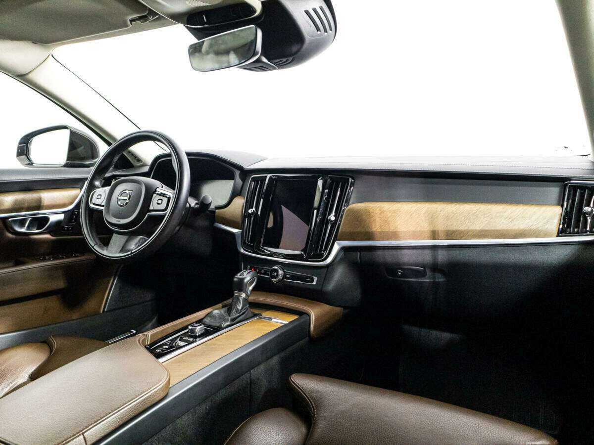 Volvo S90 2019 года с пробегом. Фото: #8