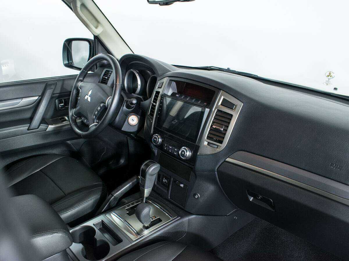 Mitsubishi Pajero 2021 года с пробегом. Фото: #8