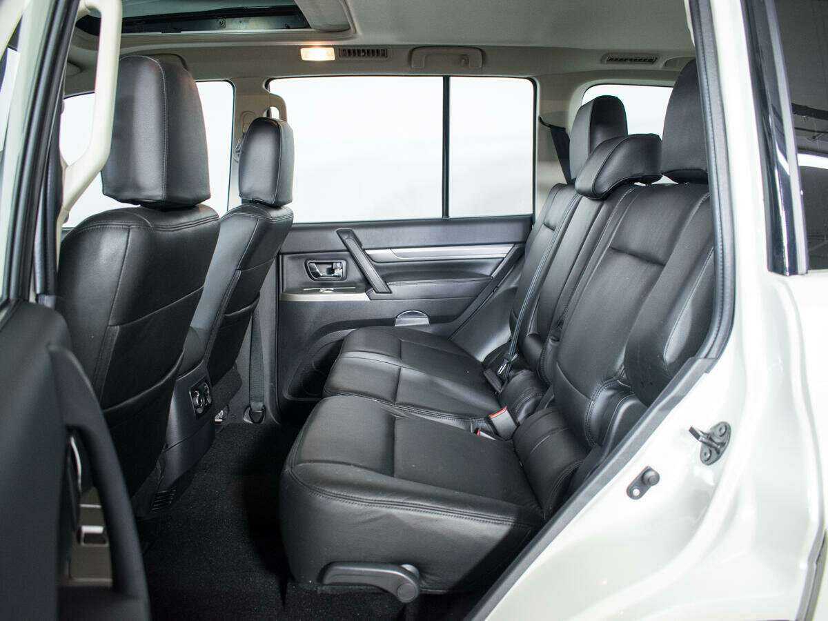 Mitsubishi Pajero 2021 года с пробегом. Фото: #9