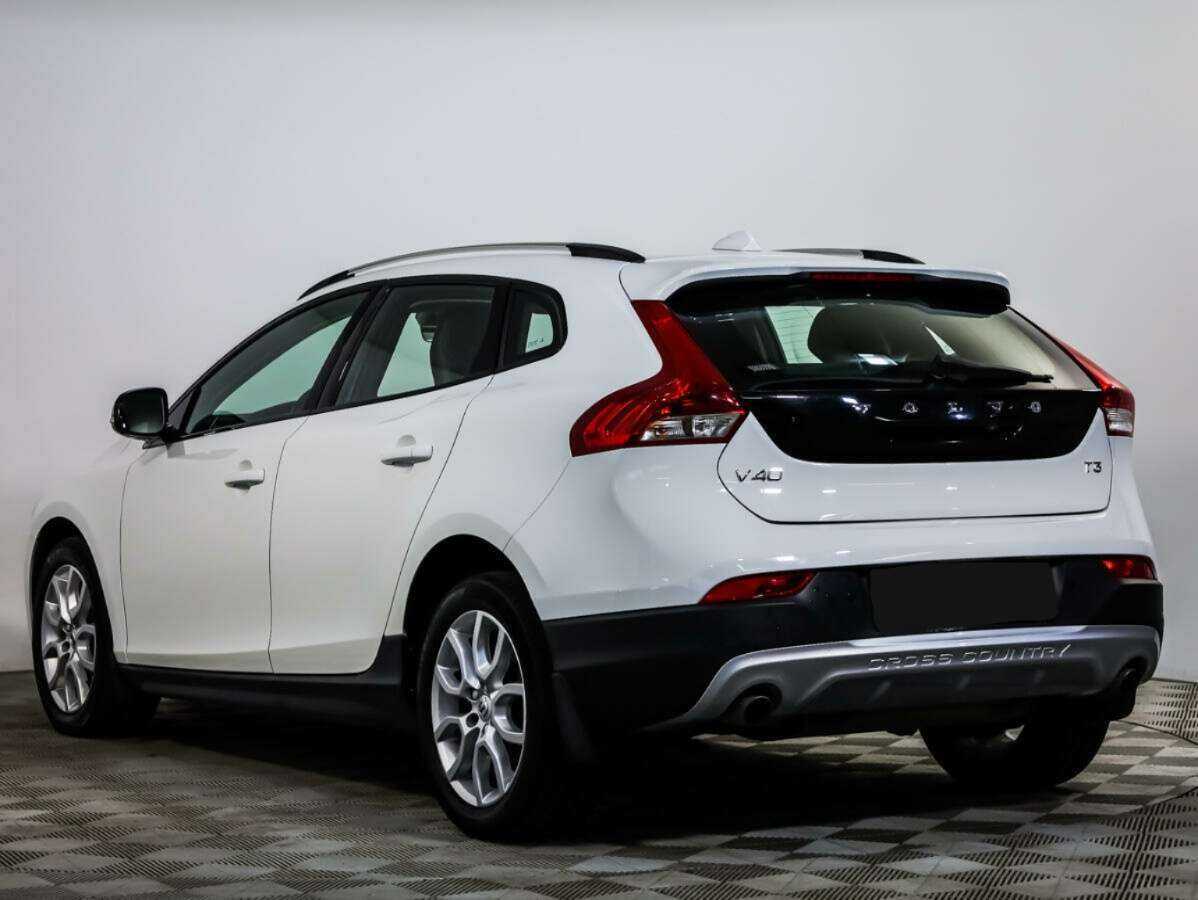 Volvo V40 Cross Country 2018 года с пробегом. Фото: #4