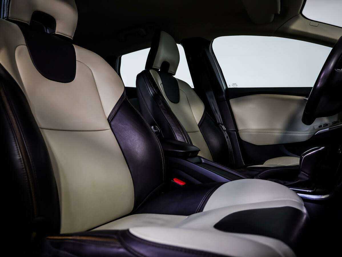 Volvo V40 Cross Country 2018 года с пробегом. Фото: #8