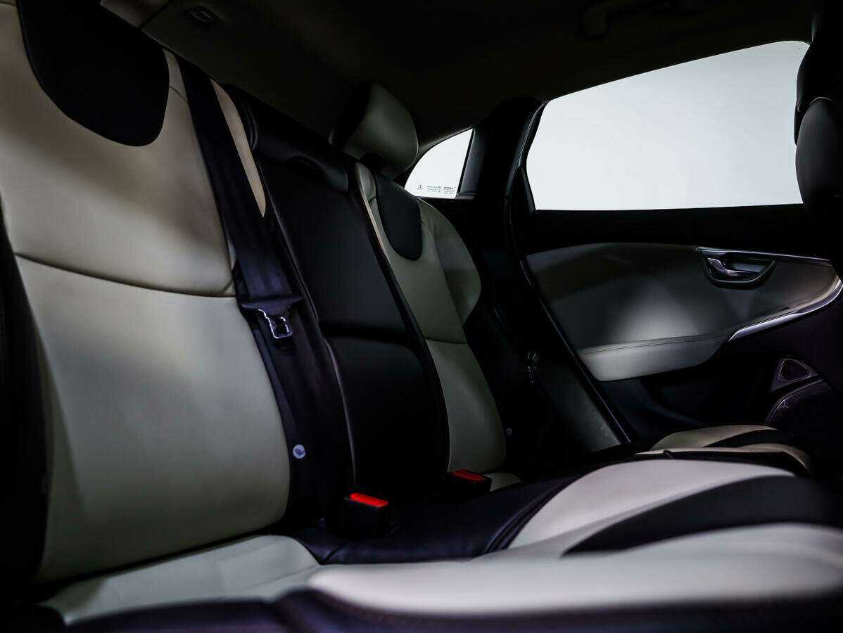 Volvo V40 Cross Country 2018 года с пробегом. Фото: #9