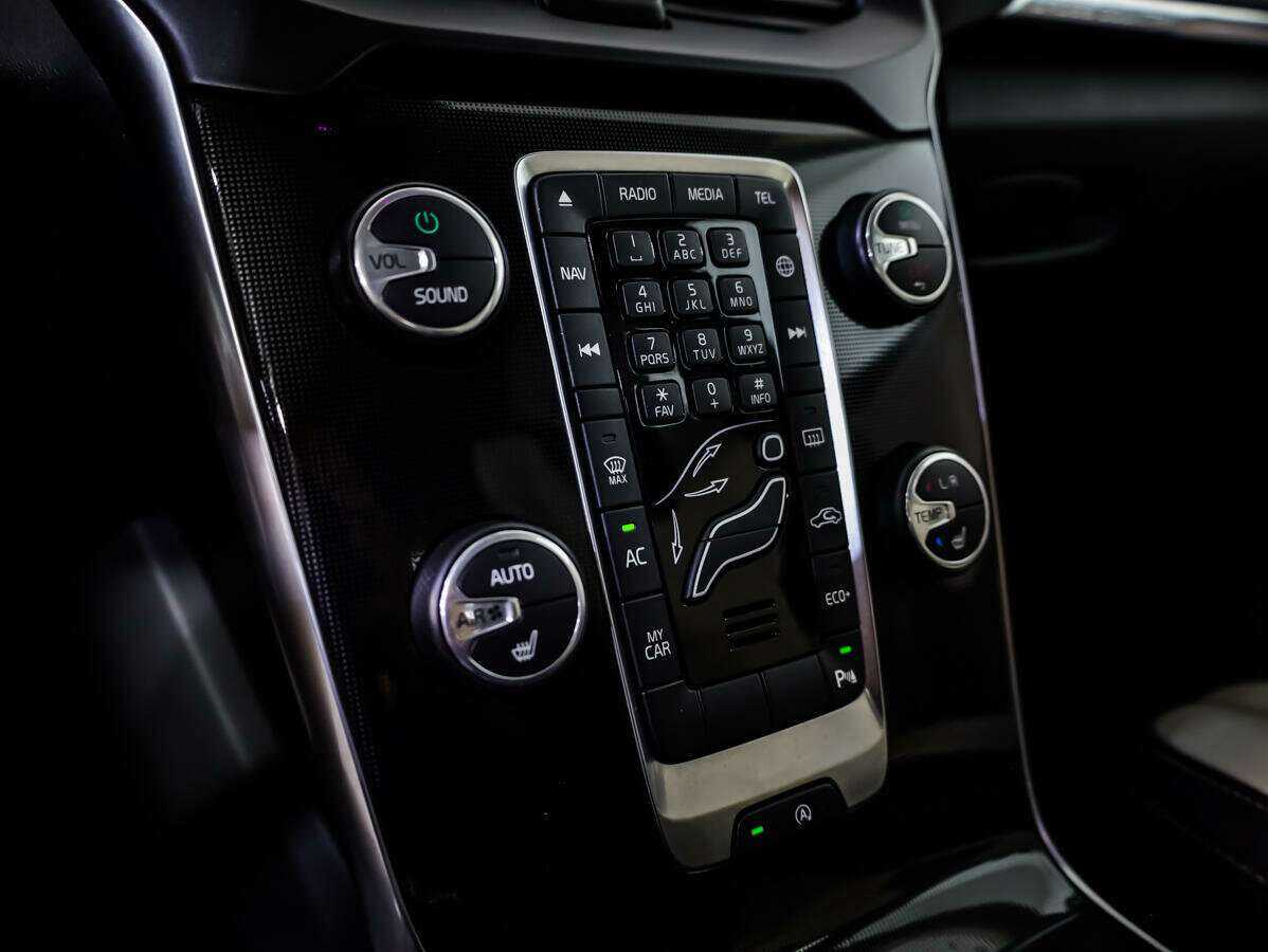 Volvo V40 Cross Country 2018 года с пробегом. Фото: #11