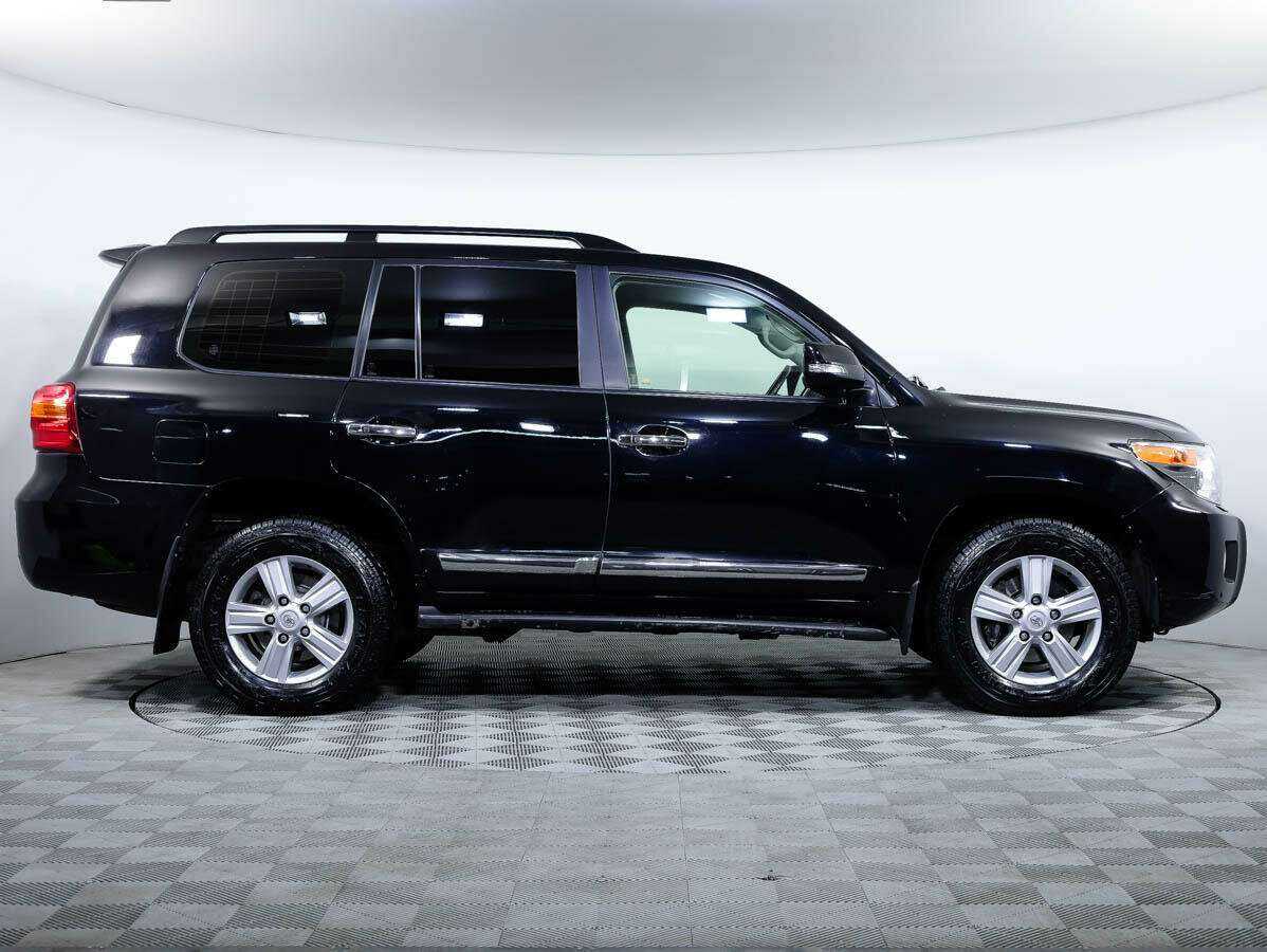 Toyota Land Cruiser 2012 года с пробегом. Фото: #2