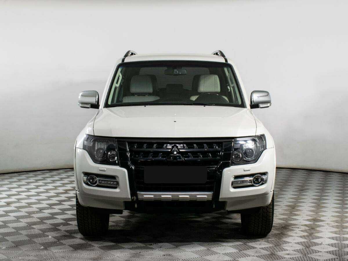 Mitsubishi Pajero 2019 года с пробегом. Фото: #1