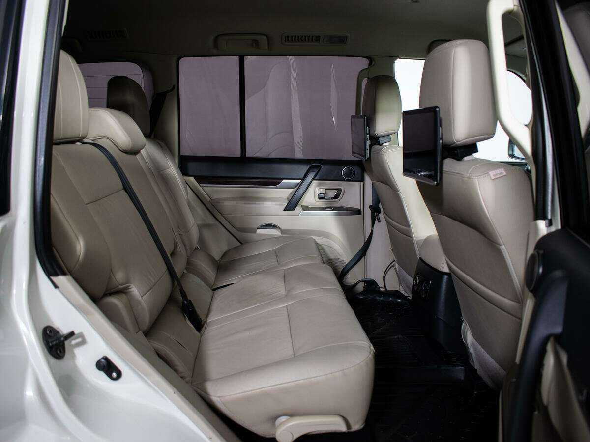 Mitsubishi Pajero 2019 года с пробегом. Фото: #9