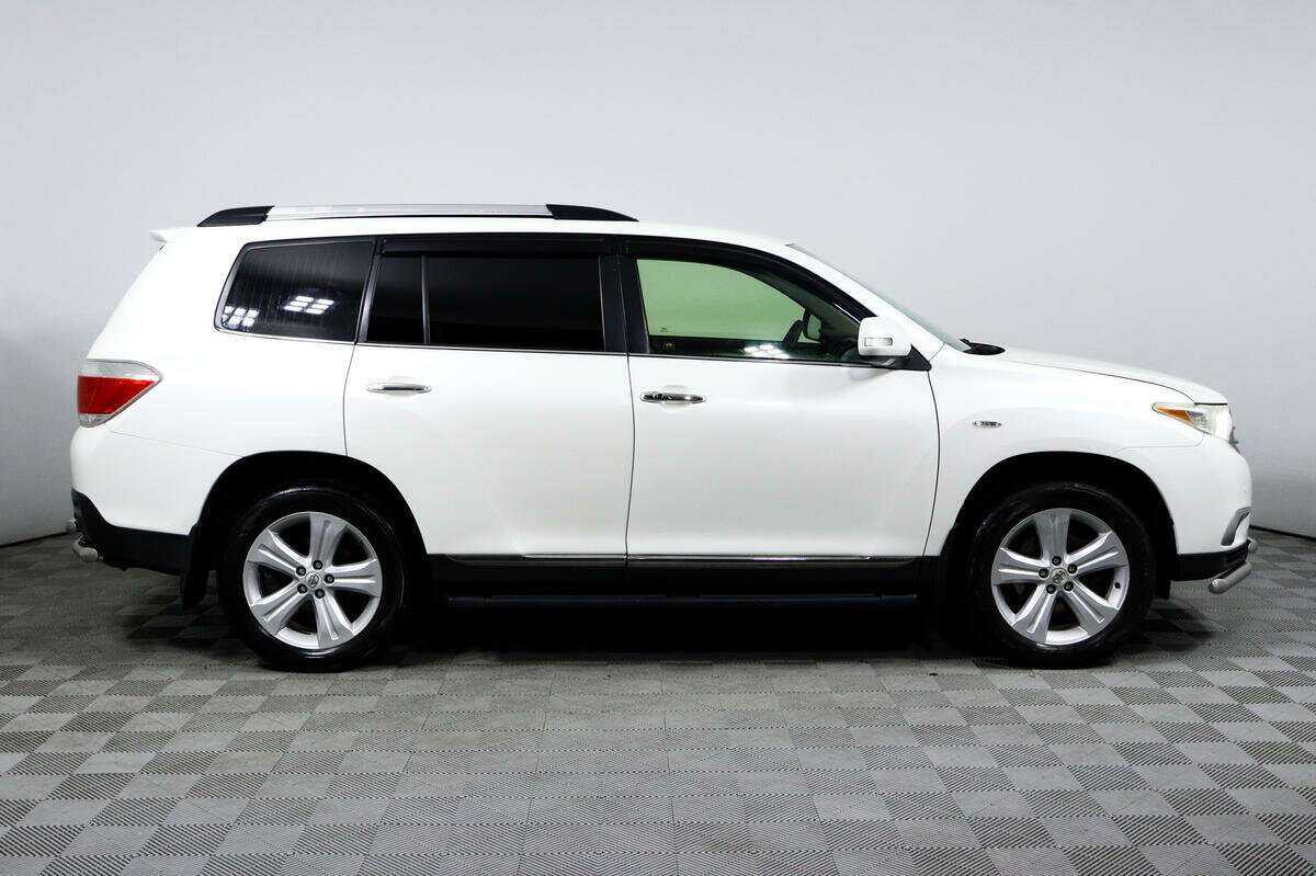 Toyota Highlander 2012 года с пробегом. Фото: #3