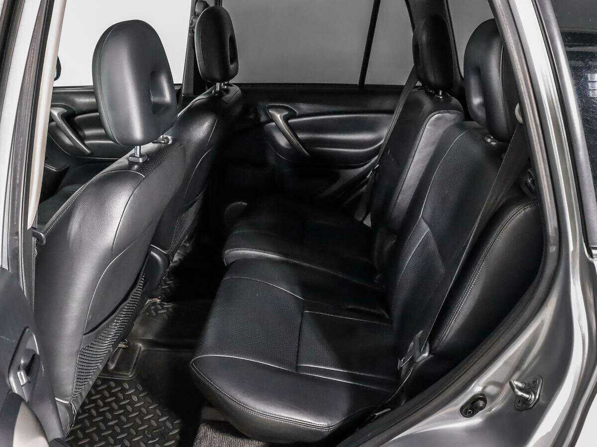 Toyota RAV4 2005 года с пробегом. Фото: #9