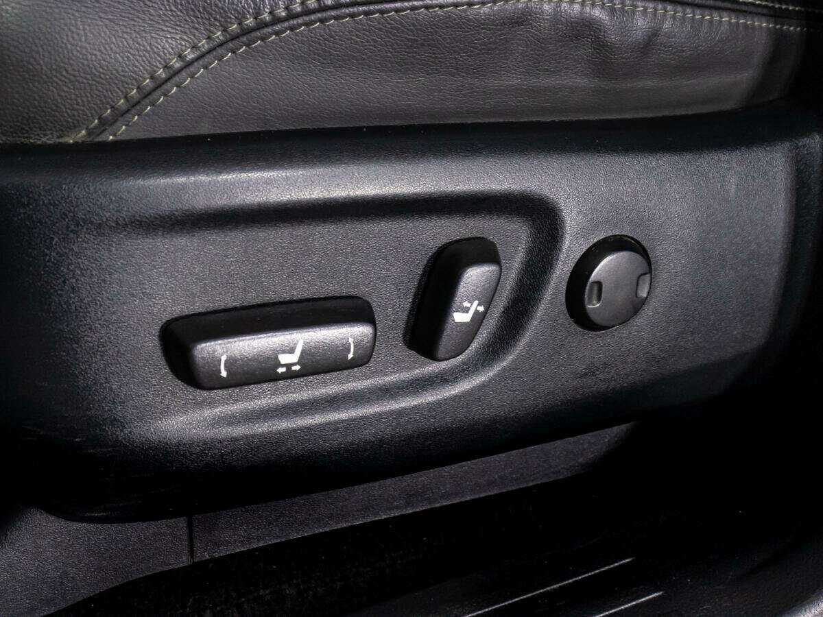 Toyota Land Cruiser Prado 2015 года с пробегом. Фото: #15