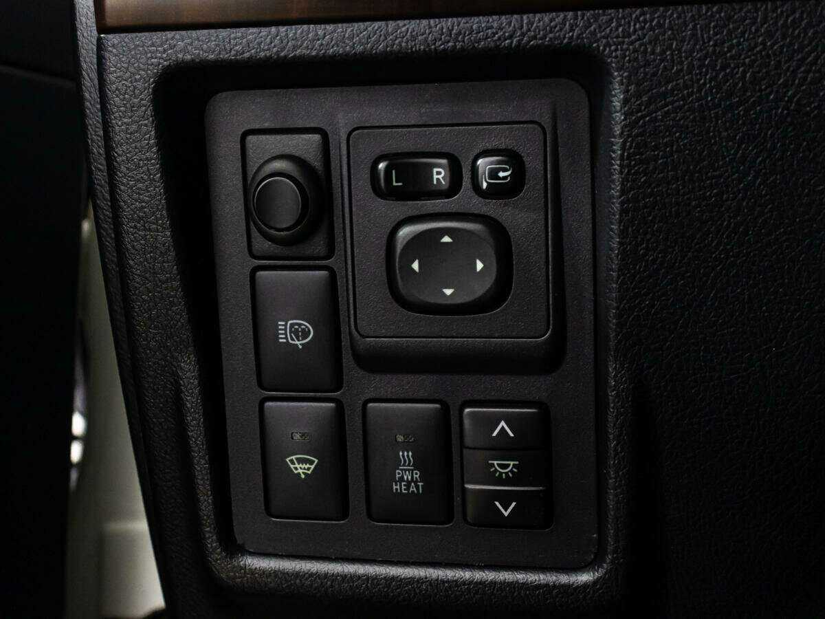 Toyota Land Cruiser Prado 2015 года с пробегом. Фото: #18