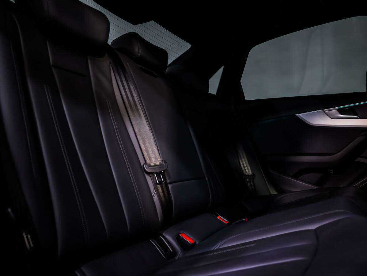 Audi A4 2021 года с пробегом. Фото: #11