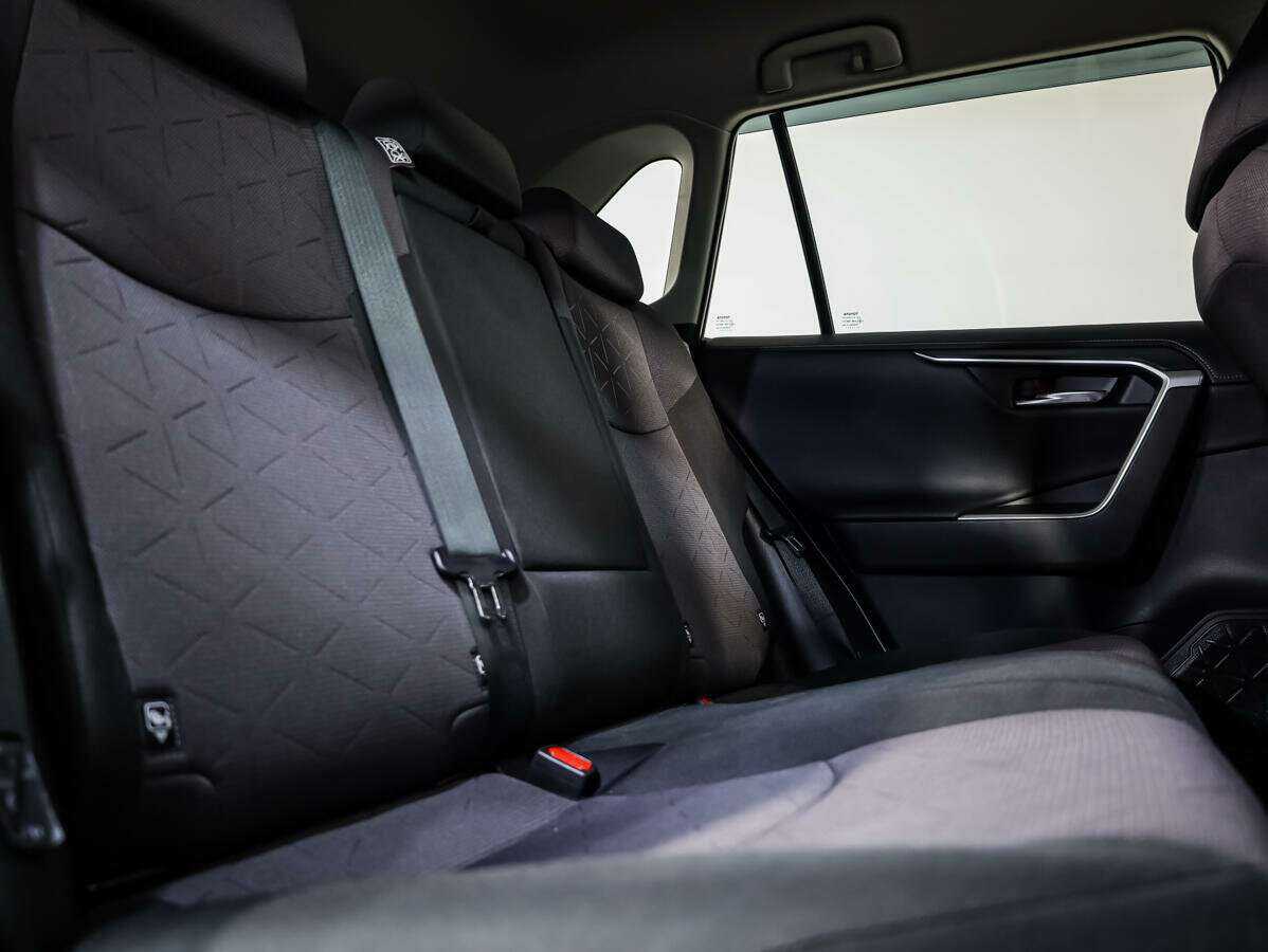 Toyota RAV4 2020 года с пробегом. Фото: #10