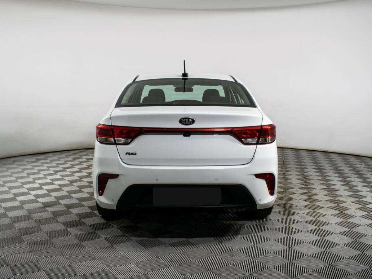 Б/У Киа Рио 2018 года. Фото: #4