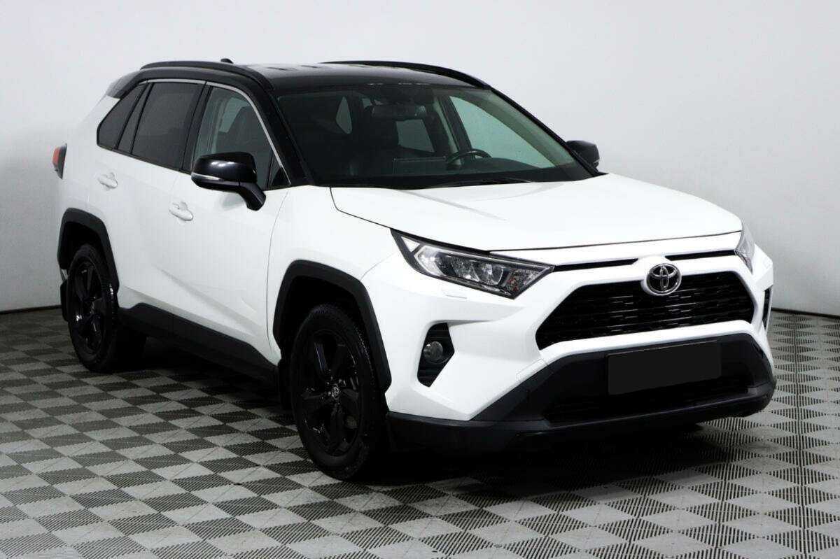 Toyota RAV4 2020 года с пробегом. Фото: #2