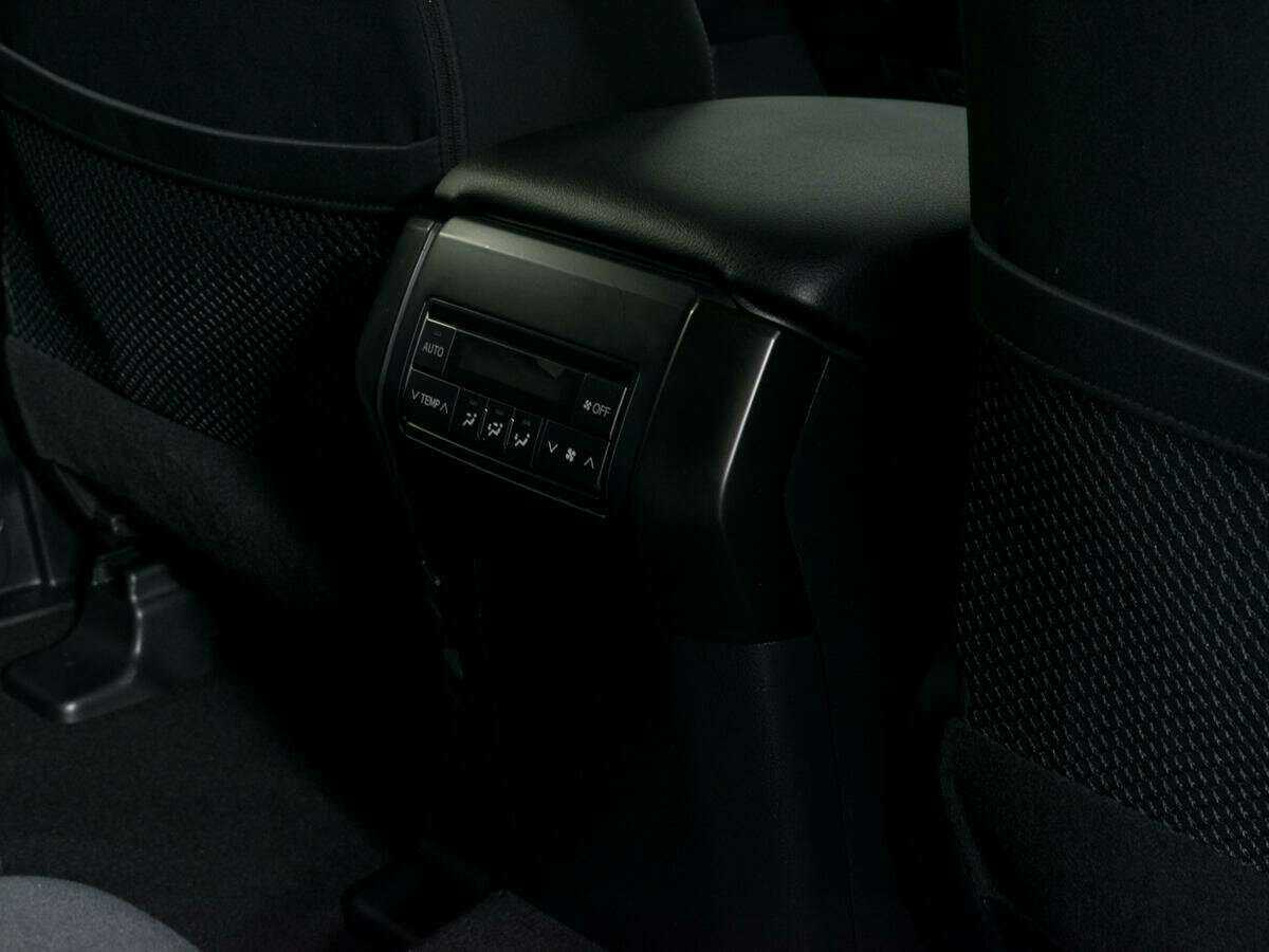 Toyota Land Cruiser Prado 2018 года с пробегом. Фото: #12