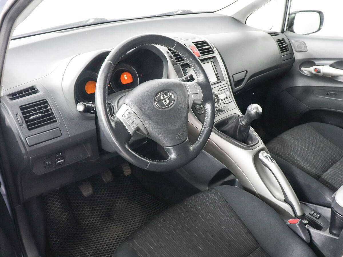 Toyota Auris 2007 года с пробегом. Фото: #8