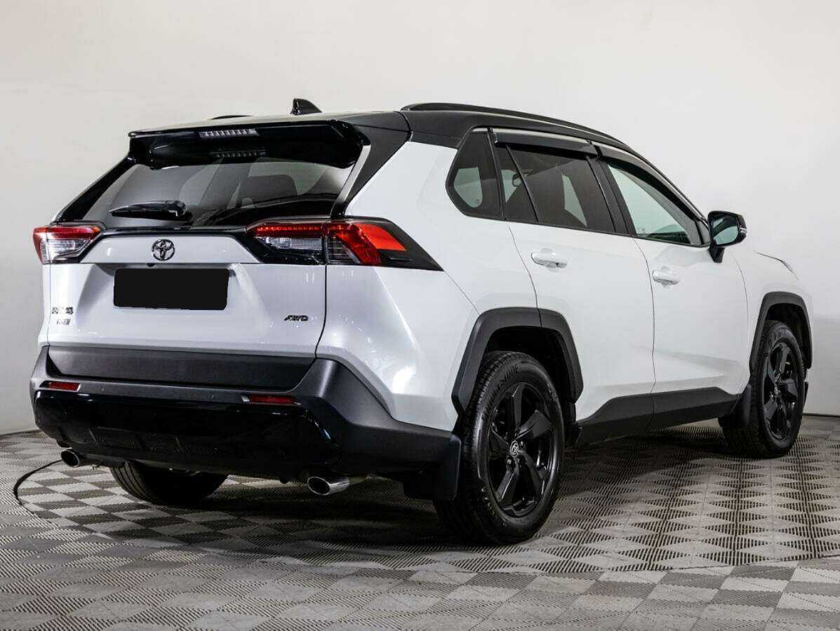 Toyota RAV4 2020 года с пробегом. Фото: #3