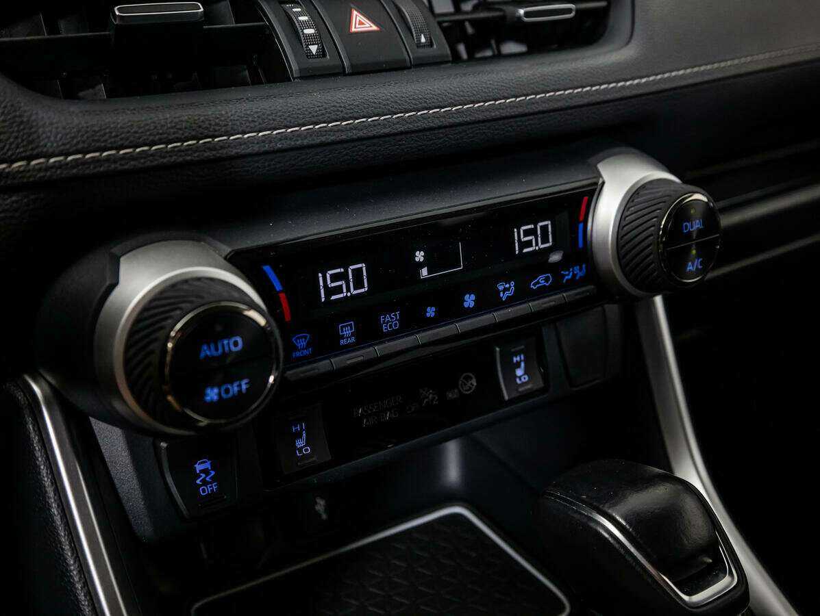 Toyota RAV4 2020 года с пробегом. Фото: #14