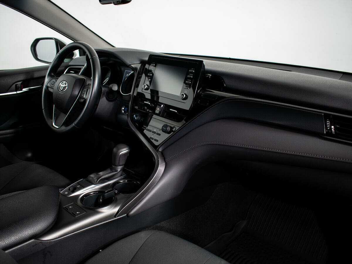 Toyota Camry 2021 года с пробегом. Фото: #5