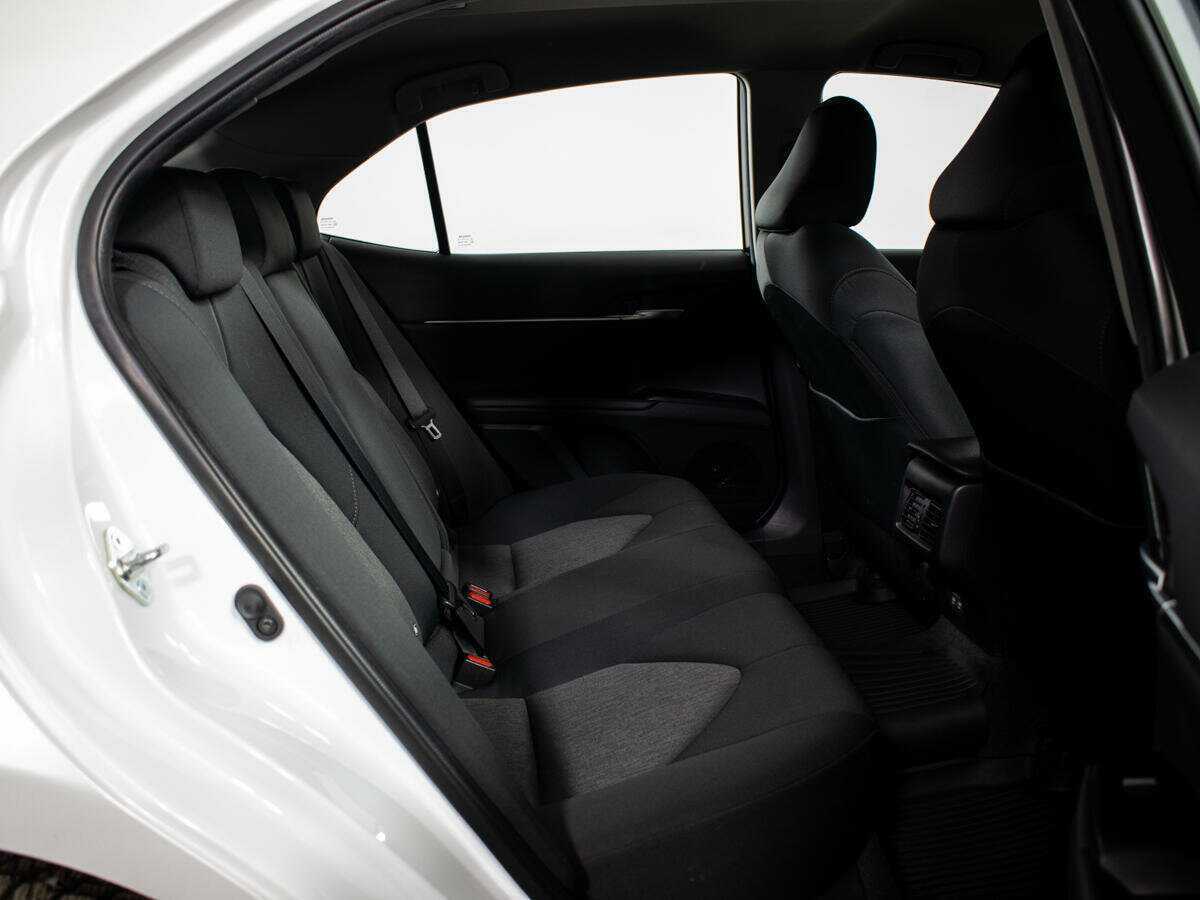 Toyota Camry 2021 года с пробегом. Фото: #6