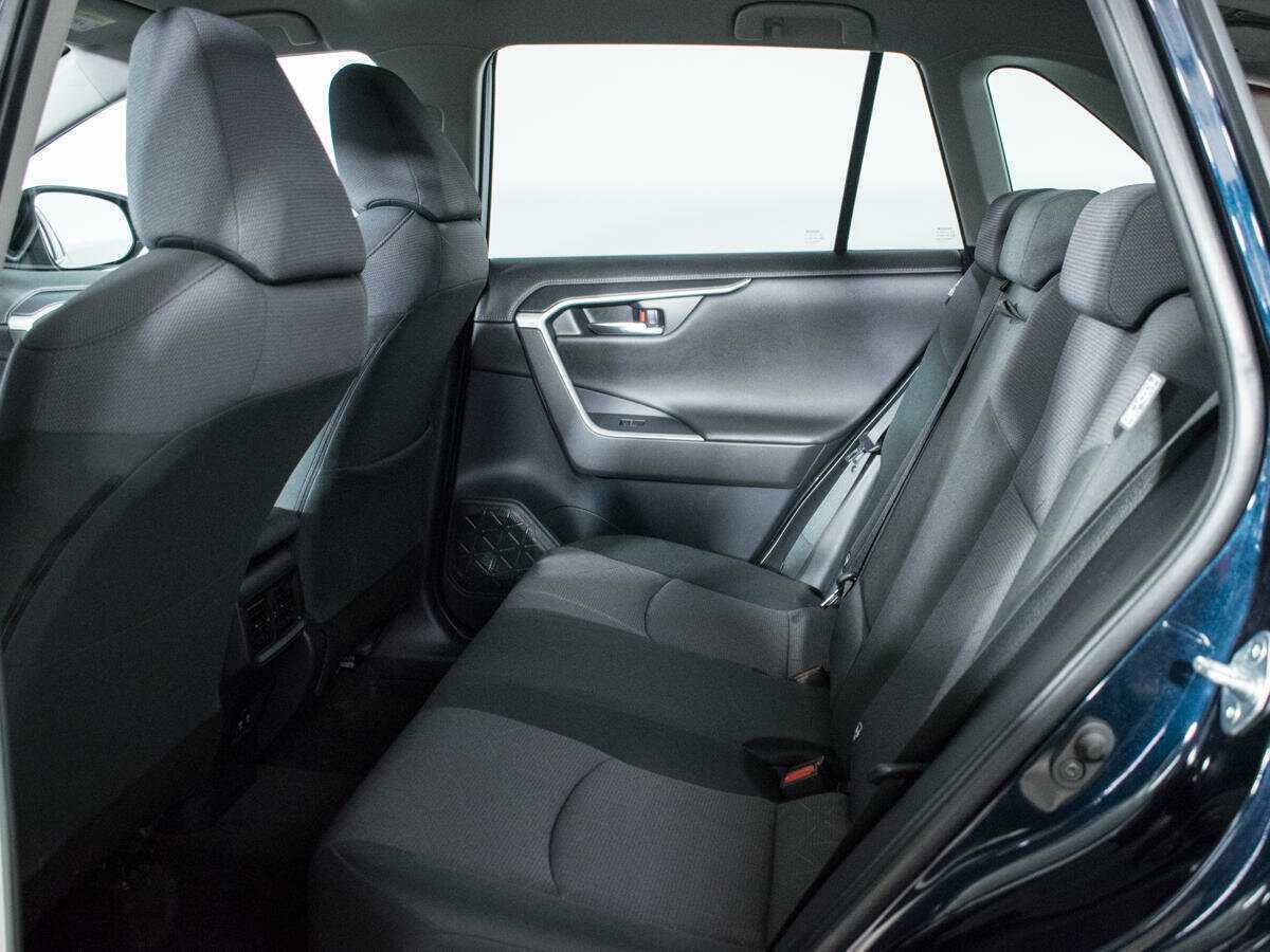 Toyota RAV4 2020 года с пробегом. Фото: #5