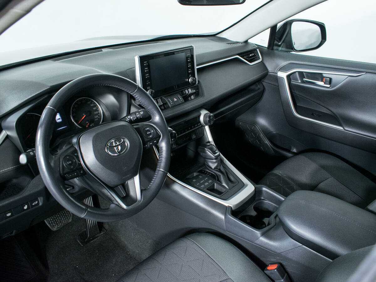 Toyota RAV4 2020 года с пробегом. Фото: #8