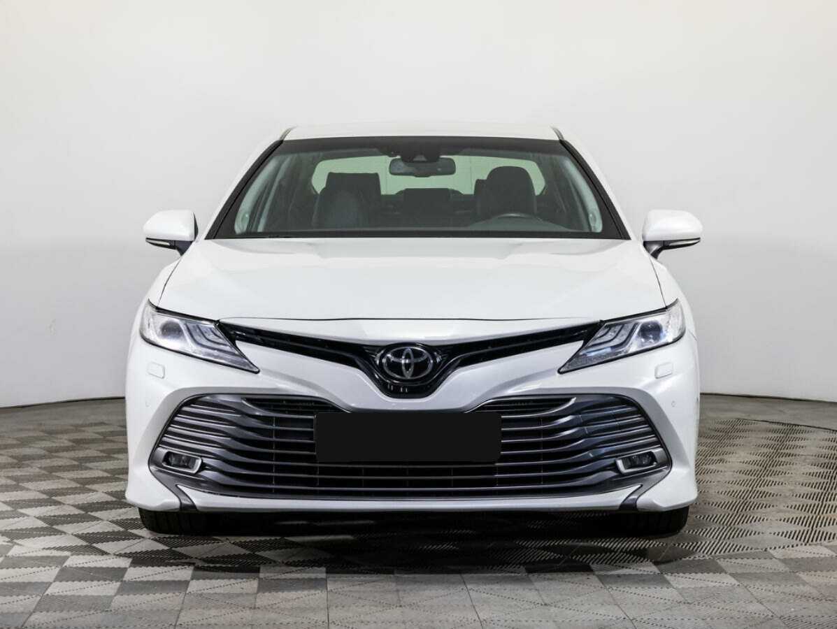 Toyota Camry 2020 года с пробегом. Фото: #1