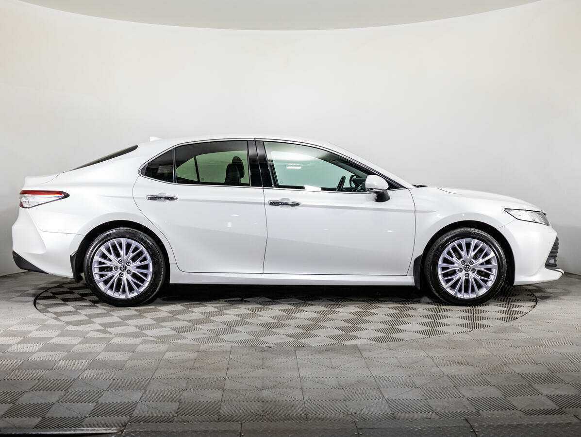 Toyota Camry 2020 года с пробегом. Фото: #3