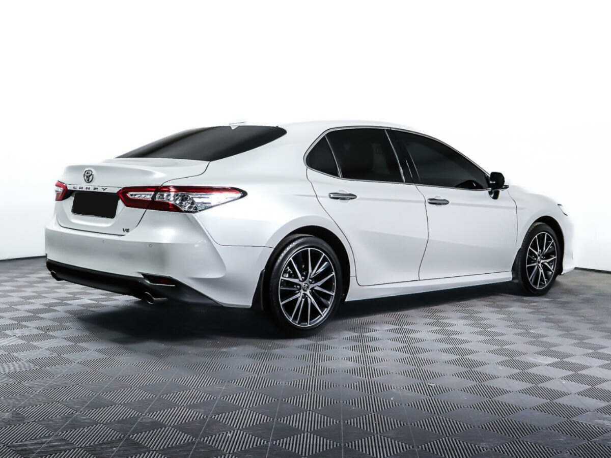 Toyota Camry 2022 года с пробегом. Фото: #4