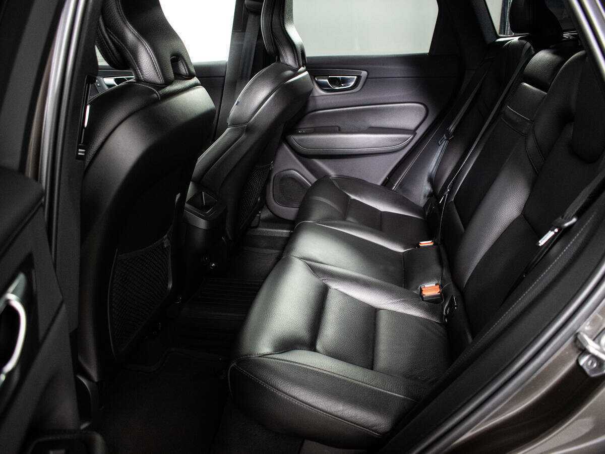 Volvo XC60 2021 года с пробегом. Фото: #9