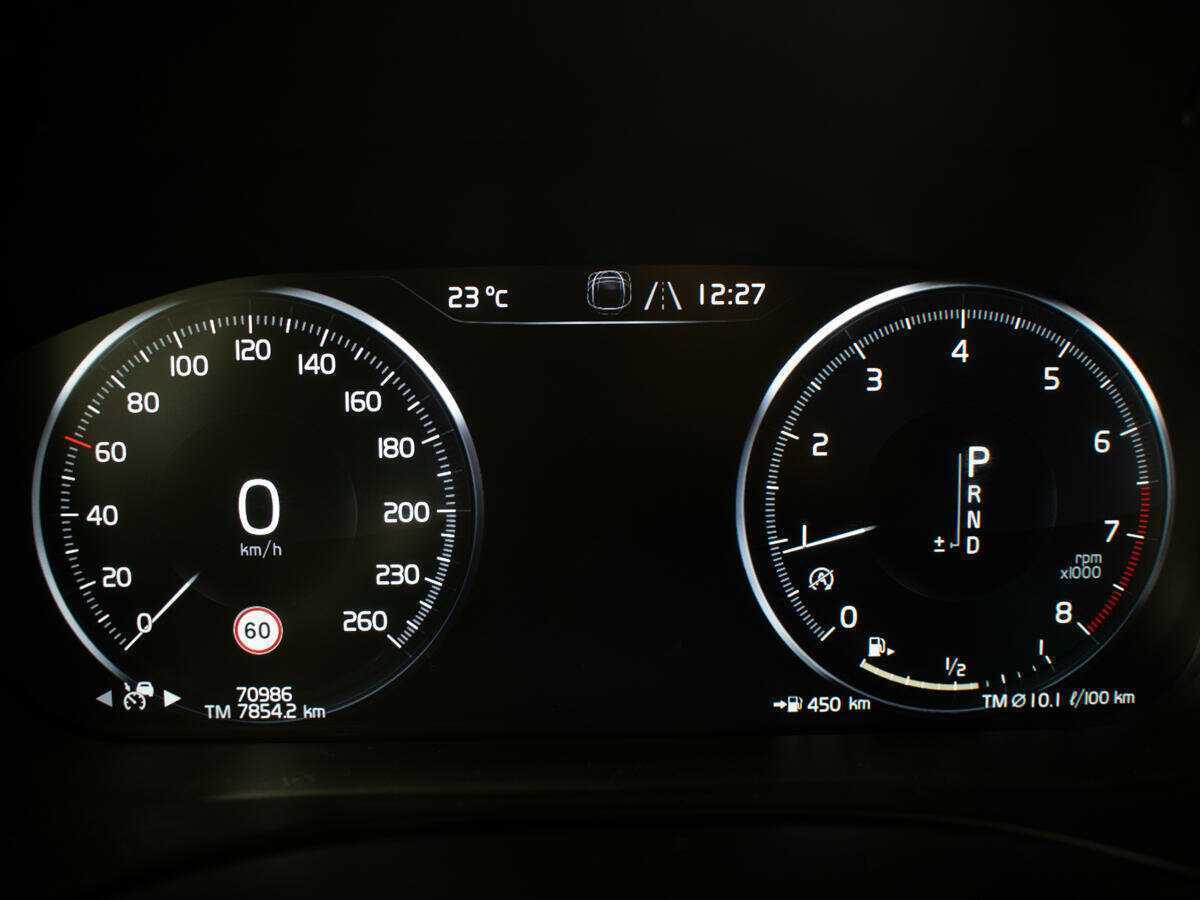 Volvo XC60 2021 года с пробегом. Фото: #10