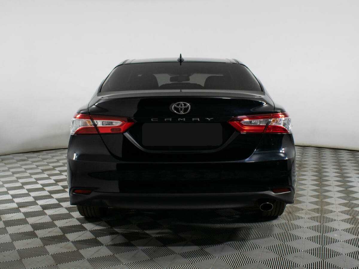 Toyota Camry 2021 года с пробегом. Фото: #3
